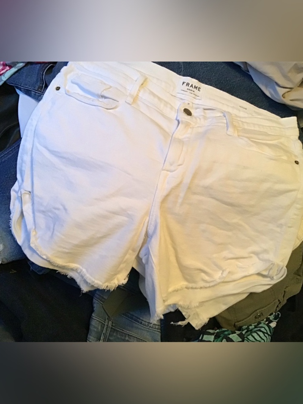 Frame white denim shorts ,sz waist appx 33